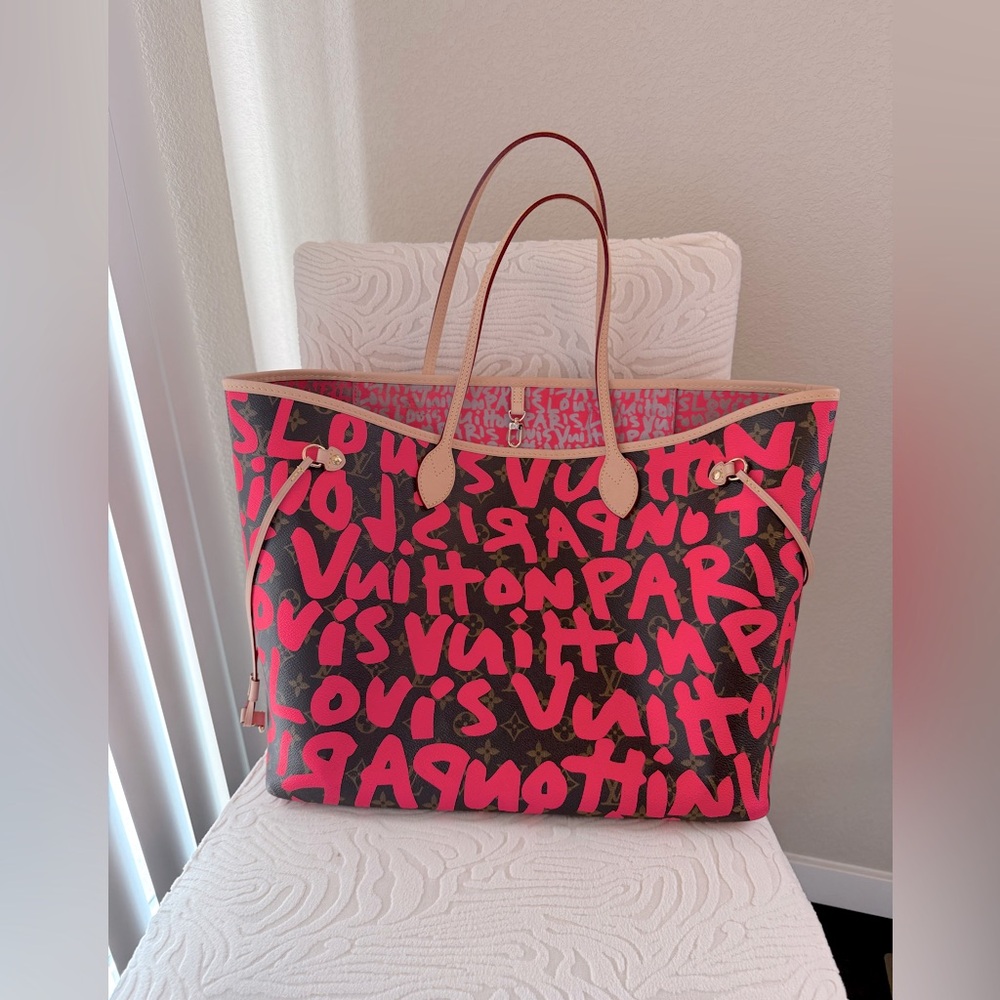 Sold💕Authentic Neverfull gm limited graffiti neon pink louis vuitton